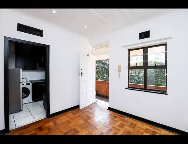 1.5 BEDROOM APARTMENT RENTED IN GLENWOOD